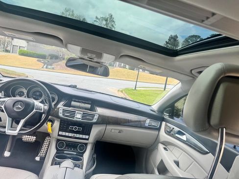 Used 2014 Mercedes-Benz CLS 550 w/ Premium 1 Package image 28