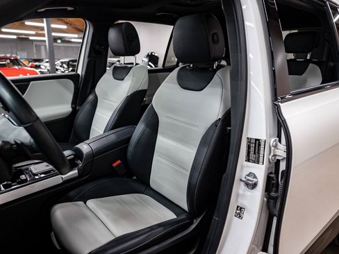 Used 2020 Mercedes-Benz GLB 250 4MATIC image 10