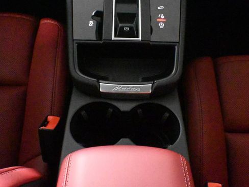 Used 2026 Porsche Macan AWD/4WD image 26