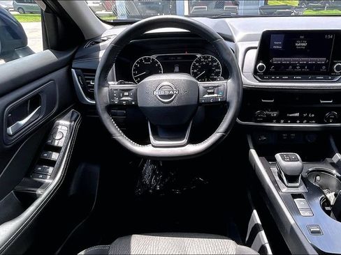 Used 2025 Nissan Rogue SV FWD image 10