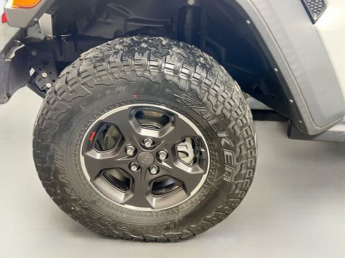 Used 2023 Jeep Gladiator Rubicon image 13