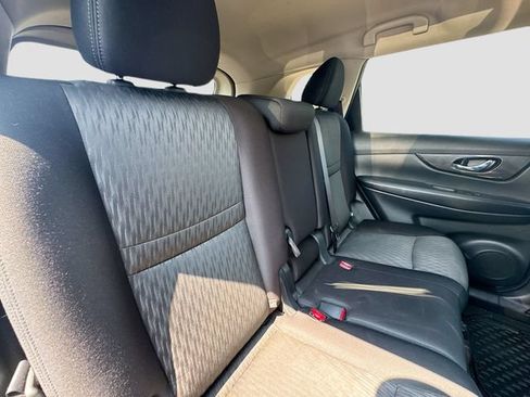 Used 2019 Nissan Rogue SV AWD/4WD image 26