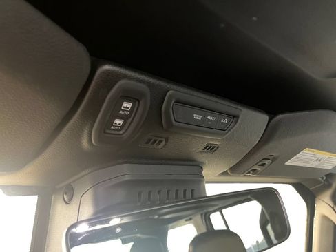 Used 2022 Jeep Wrangler Unlimited Sahara AWD/4WD image 13