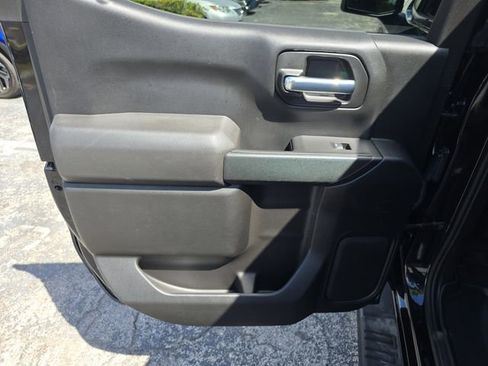 Used 2021 Chevrolet Silverado 1500 Custom image 12
