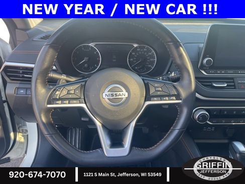 Used 2020 Nissan Altima 2.5 SR w/ Premium Package image 10