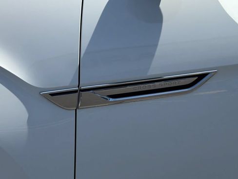 Used 2020 Volkswagen Atlas Cross Sport SE w/ Panoramic Sunroof Package FWD image 11