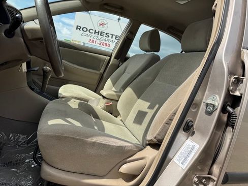Used 2003 Toyota Corolla CE FWD image 4