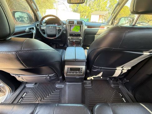 Used 2014 Lexus GX 460 Sport Utility w/ Premium Package image 21