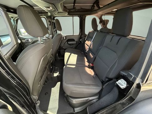 Used 2022 Jeep Wrangler Unlimited Rubicon 4xe image 18