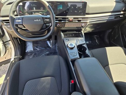 New 2026 Kia Sportage LX FWD image 19