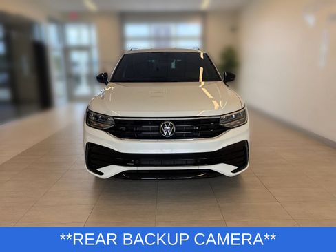 Used 2024 Volkswagen Tiguan SE R-Line AWD/4WD image 6