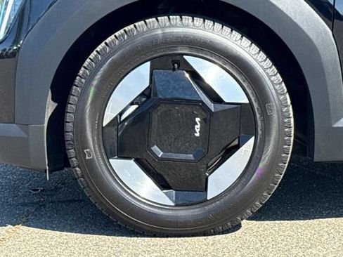 Certified 2024 Kia EV9 Light Long Range RWD image 36