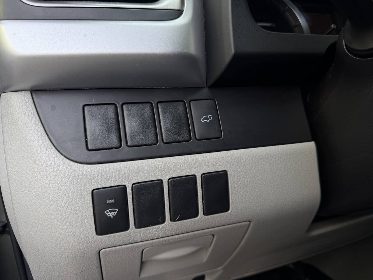 Used 2016 Toyota Highlander Plus AWD/4WD image 29