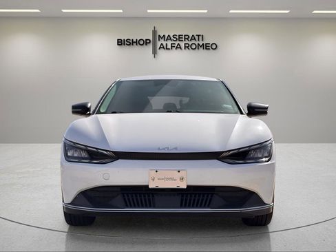 Used 2022 Kia EV6 Light image 3