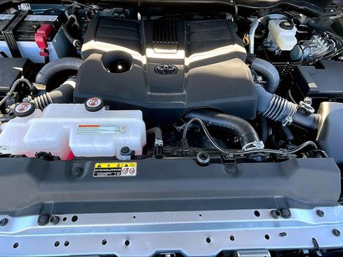 Used 2025 Toyota Tundra Platinum image 31