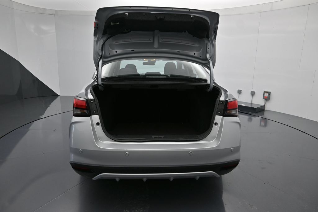 Used 2025 Nissan Versa SV FWD image 24