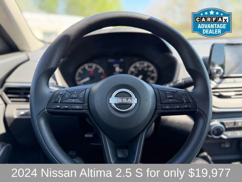 Used 2024 Nissan Altima 2.5 S FWD image 12