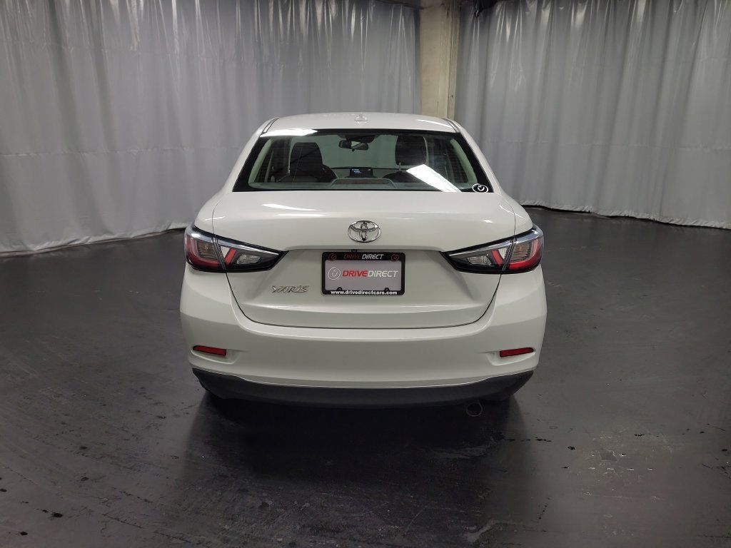 Used 2019 Toyota Yaris L FWD image 7