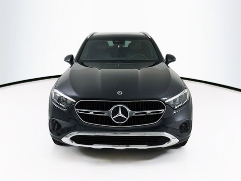 Certified 2025 Mercedes-Benz GLC 300 image 2