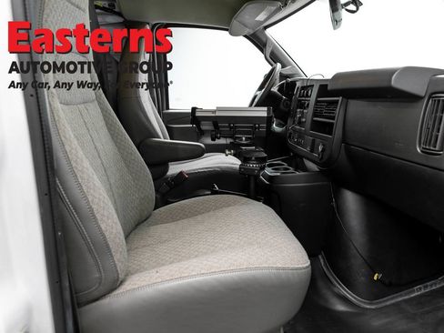 Used 2021 Chevrolet Express 2500 RWD image 19