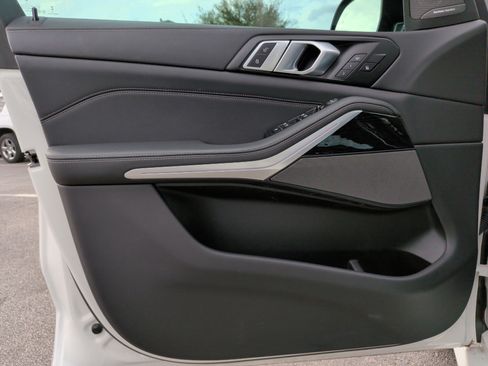 Used 2024 BMW X5 xDrive40i w/ M Sport Package image 28