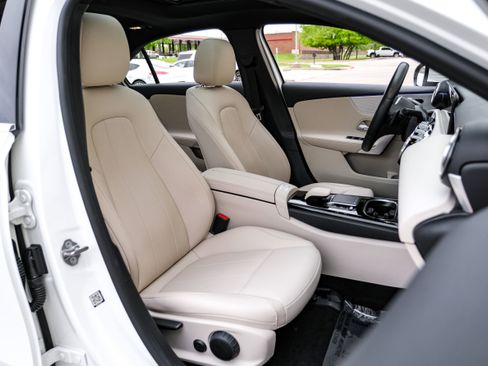 Used 2022 Mercedes-Benz A 220 image 34