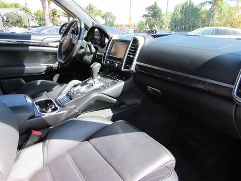 Used 2013 Porsche Cayenne Turbo AWD/4WD image 30