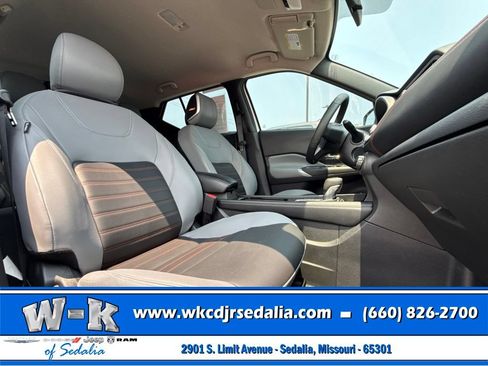 Used 2024 Nissan Kicks SR w/ SR Premium Package FWD image 29