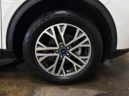 Used 2022 Ford Escape SEL image 38