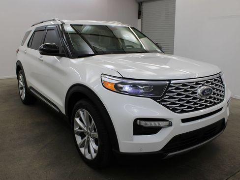 Used 2023 Ford Explorer Platinum w/ Premium Technology Package RWD image 6