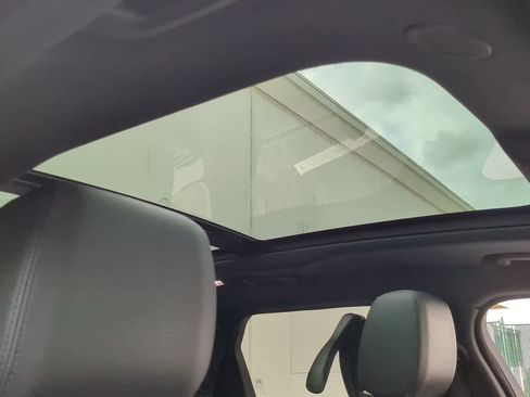 Certified 2025 Land Rover Range Rover Velar Dynamic SE image 20