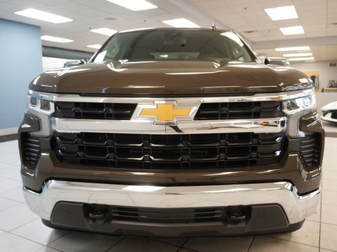 Used 2023 Chevrolet Silverado 1500 LT AWD/4WD image 16