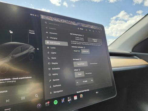 Used 2020 Tesla Model Y Long Range AWD/4WD image 31