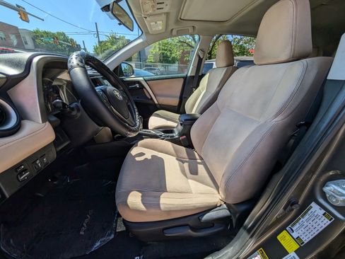 Used 2015 Toyota RAV4 XLE FWD image 15