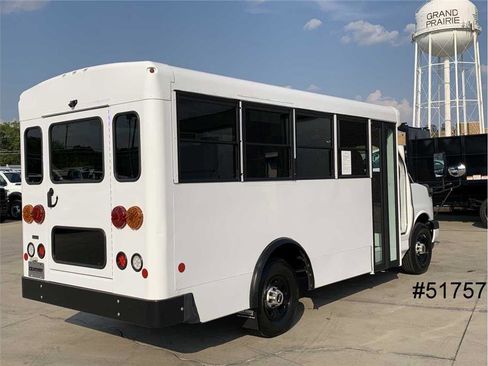 Used 2023 GMC Savana 3500 w/ School Bus Package image 2