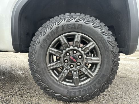 Used 2024 GMC Sierra 1500 AT4X AWD/4WD image 18