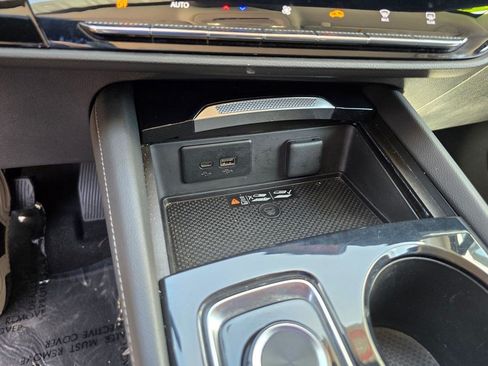Used 2024 Buick Envision Preferred AWD/4WD image 27
