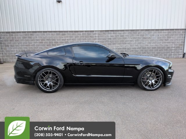 Used 2014 Ford Mustang GT w/ Brembo Brake Package RWD image 2