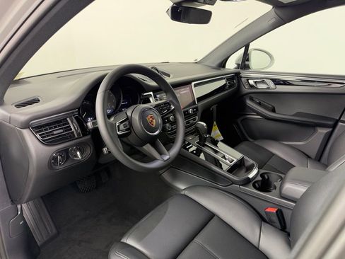Certified 2026 Porsche Macan S AWD/4WD image 4