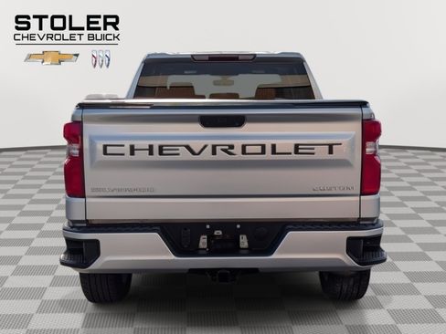 Used 2021 Chevrolet Silverado 1500 Custom image 4