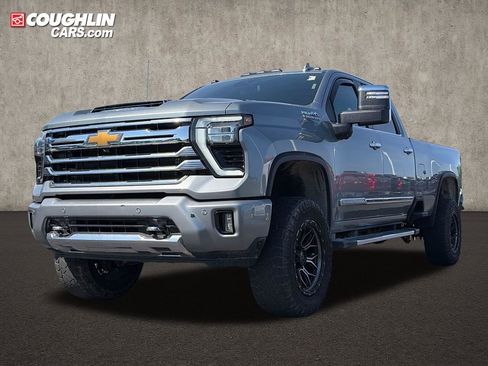 Used 2024 Chevrolet Silverado 3500 High Country AWD/4WD image 4