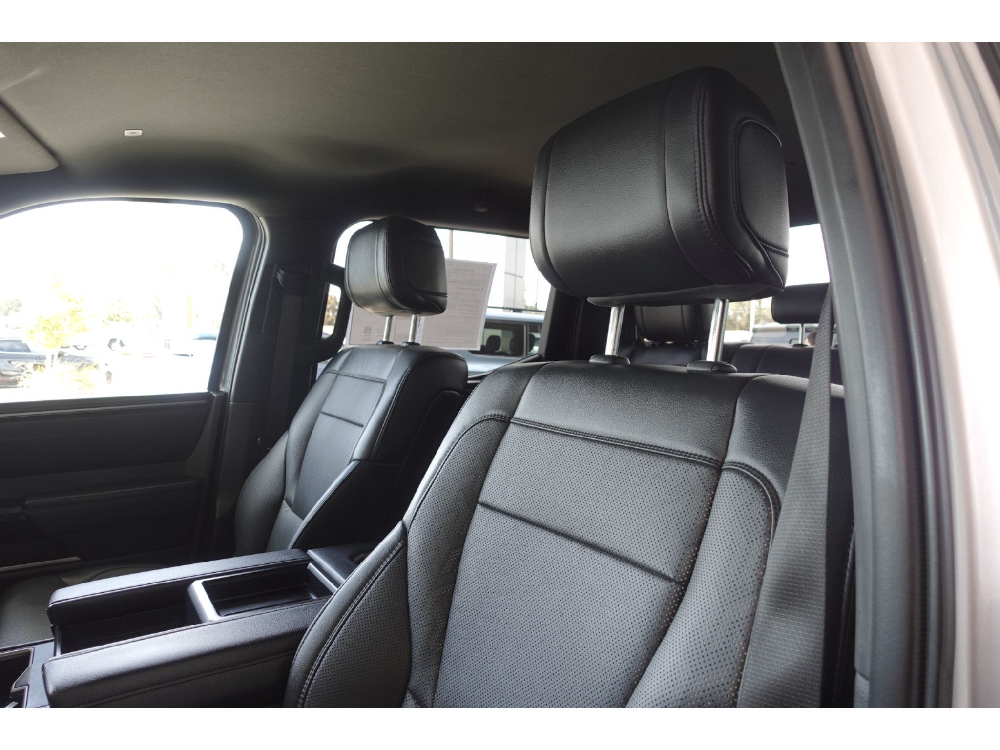 Used 2025 Toyota Tundra Limited AWD/4WD image 10