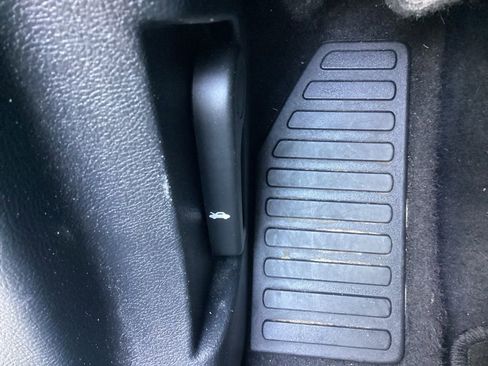 Used 2021 Ford Edge SE image 57