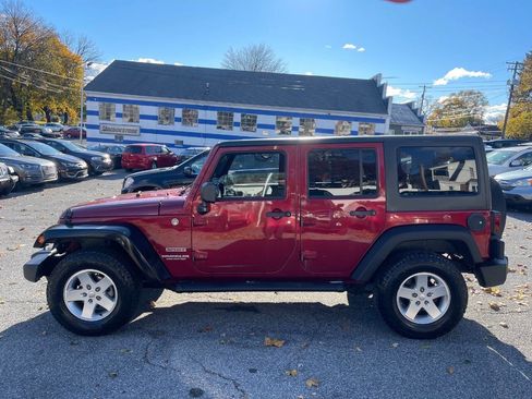 Used 2013 Jeep Wrangler Unlimited Sport image 3