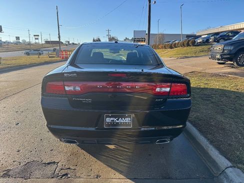 Used 2014 Dodge Charger SXT image 4