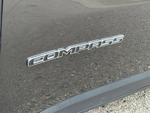 Used 2019 Jeep Compass Limited AWD/4WD image 13