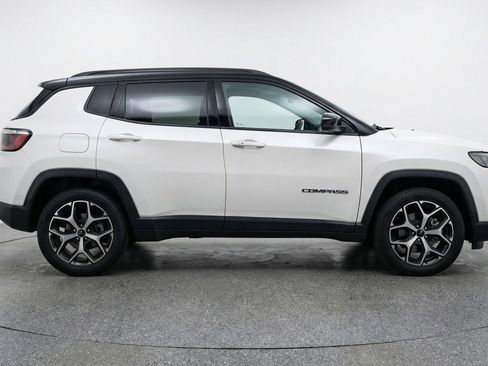 Used 2025 Jeep Compass Limited AWD/4WD image 11