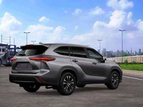 New 2026 Toyota Highlander XLE AWD/4WD image 32