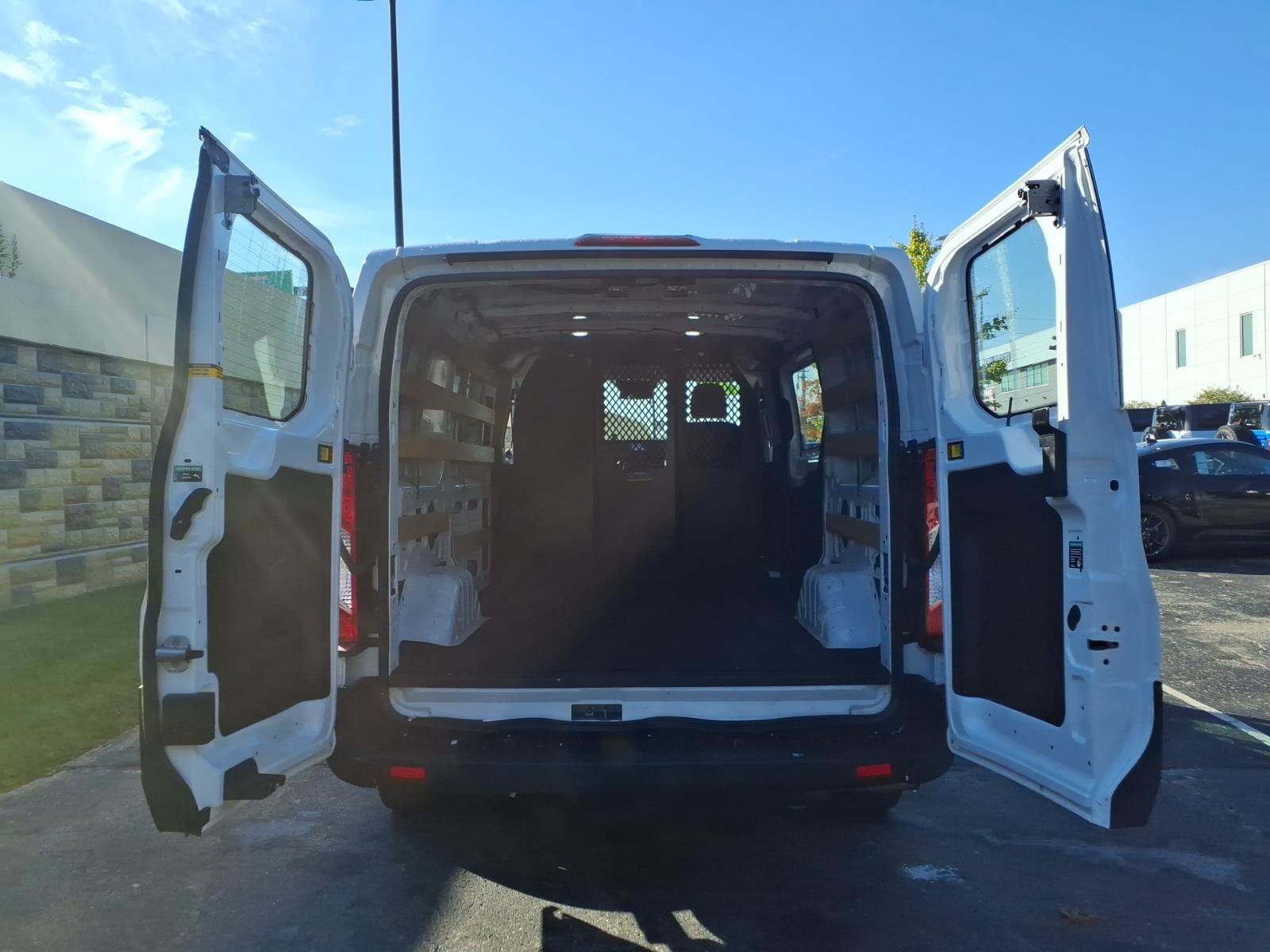 Used 2023 Ford Transit 250 Low Roof AWD w/ Exterior Upgrade Package image 30