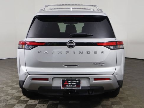 Used 2024 Nissan Pathfinder Platinum w/ Cargo Package AWD/4WD image 17
